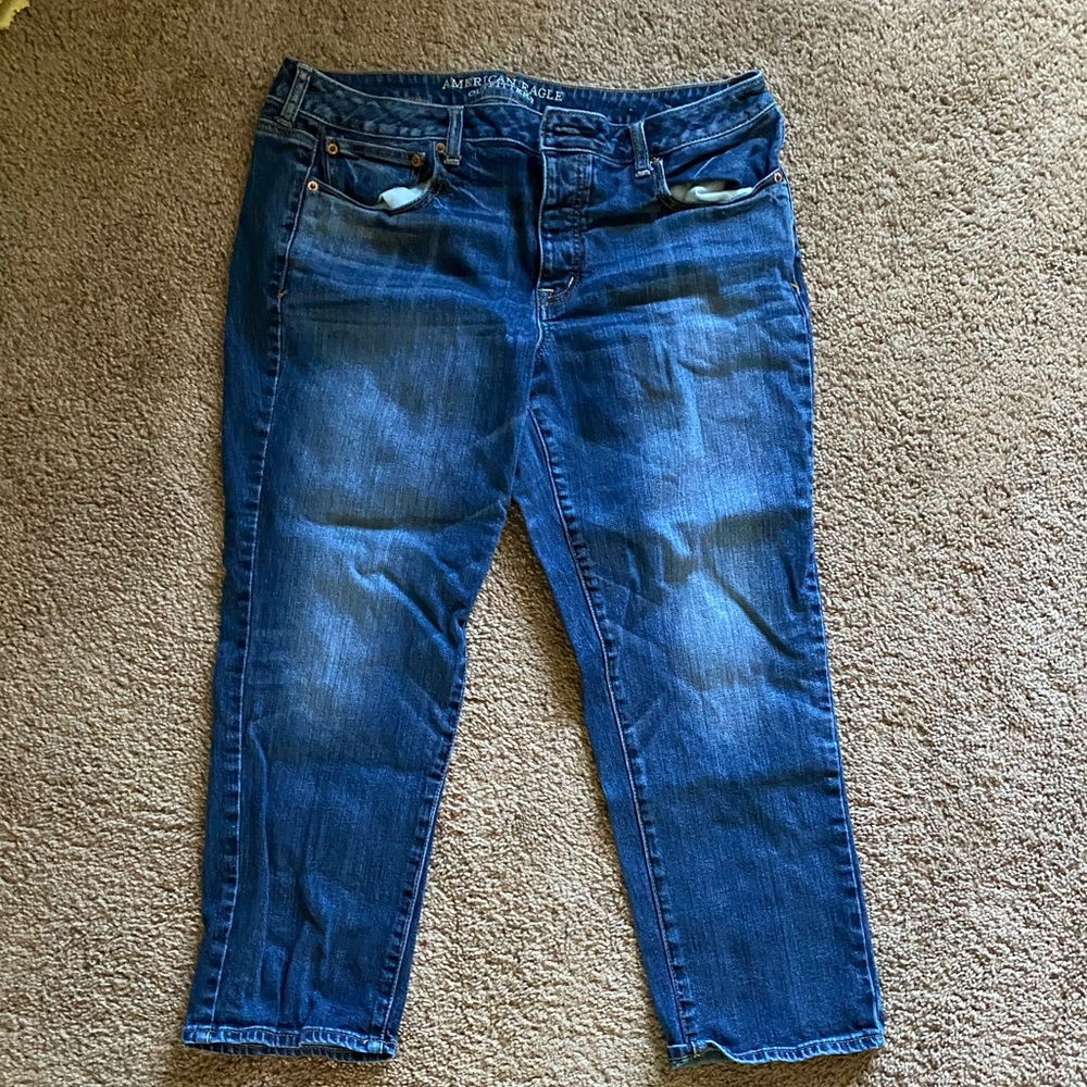 Like New AE Boy Crop Size 14 Stretch